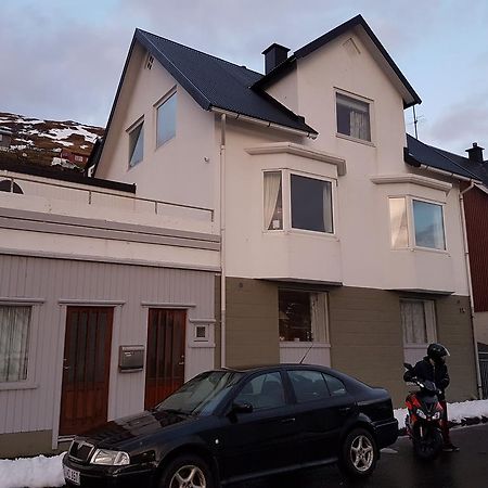 Budget Guesthouse Borgustova Vestmanna エクステリア 写真