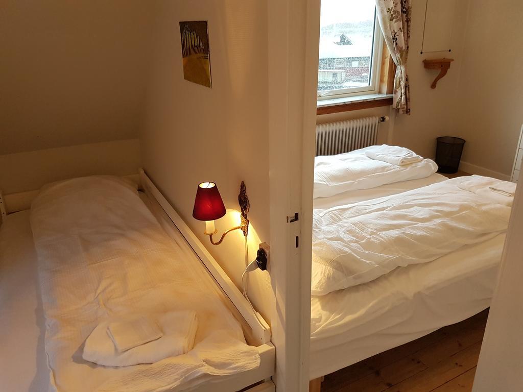 Budget Guesthouse Borgustova Vestmanna エクステリア 写真