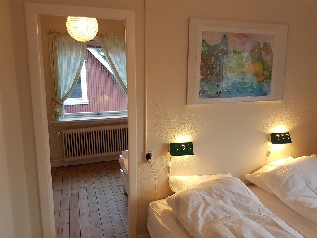 Budget Guesthouse Borgustova Vestmanna エクステリア 写真