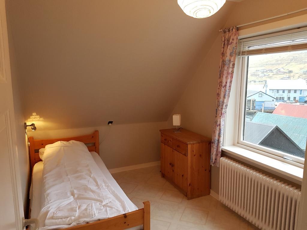 Budget Guesthouse Borgustova Vestmanna エクステリア 写真