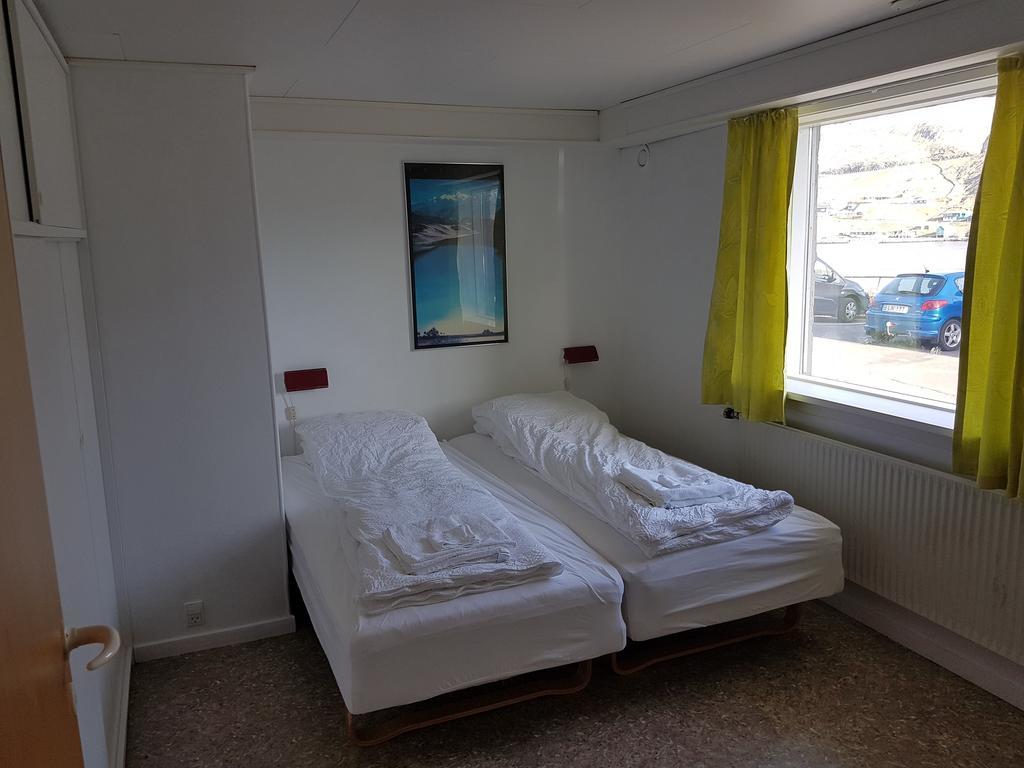 Budget Guesthouse Borgustova Vestmanna エクステリア 写真